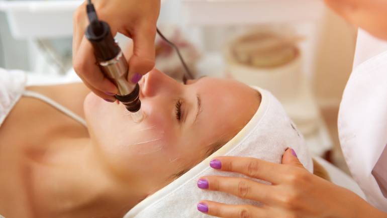 Microneedling Risks and Benefits