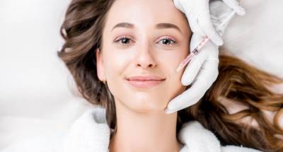 Cosmetic botox injection